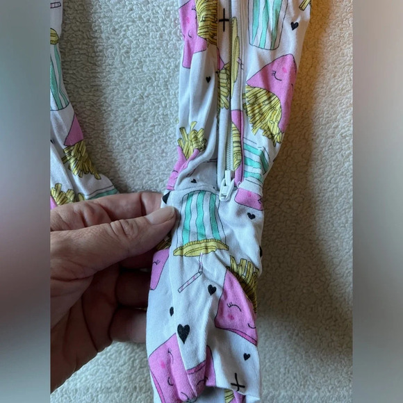 Lia & Liam pajamas, bamboo, viscose blend. 6-12 months. Fries and drink print - Picture 4 of 6